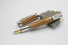 Lade das Bild in den Galerie-Viewer, Füller Statesman Eichenholz von einem Whisky Fass Glenn Fiddich