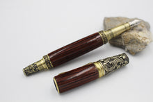 Lade das Bild in den Galerie-Viewer, Viktorian Füller Veilchenholz